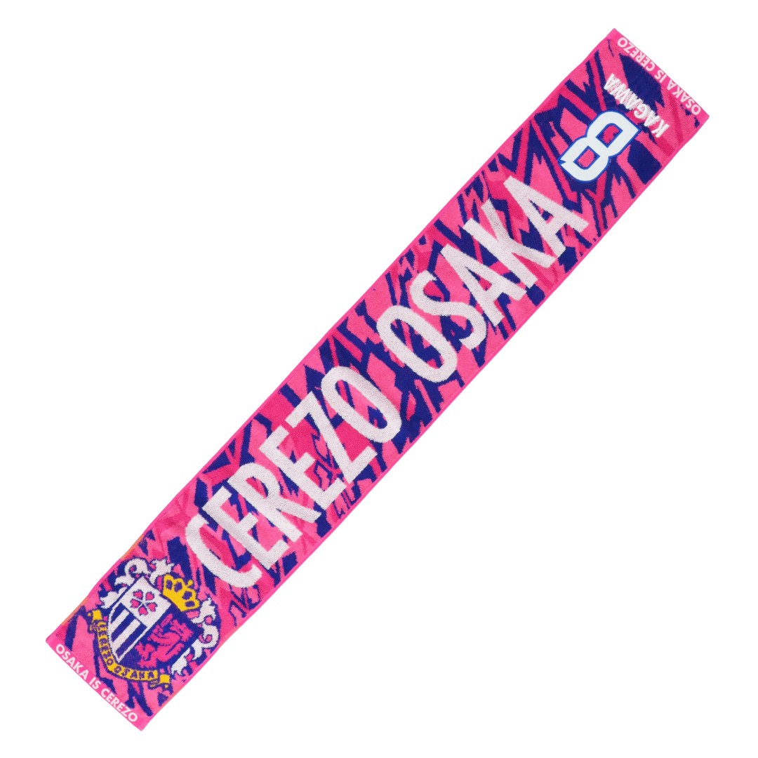 スカジャンやパーカーなど厚手のアパレルに加え、定番のシャツやタオル